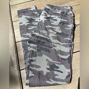 Sanctuary Camo pants